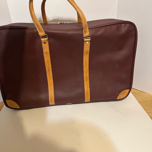 Jon Hart Design Maroon and Tan Travel Bag - Picture 3 of 15